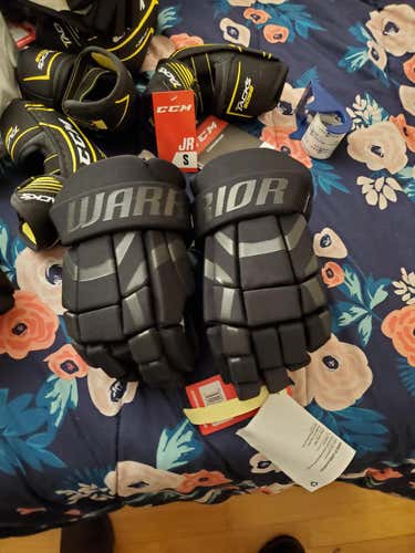 New Warrior Qre clutch Gloves Junior
