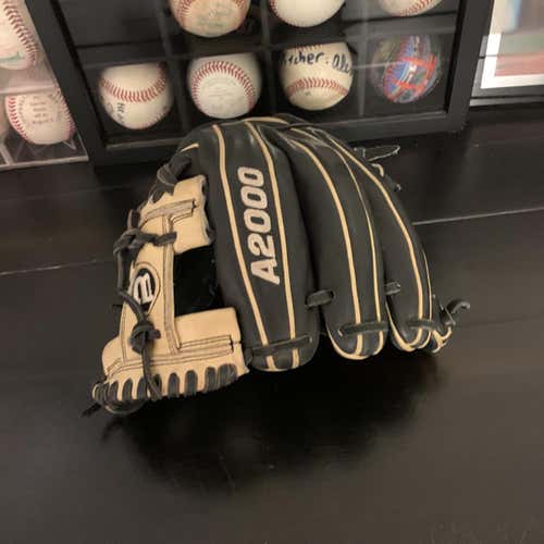 A2000 1786 Baseball Glove (Open To Trades)