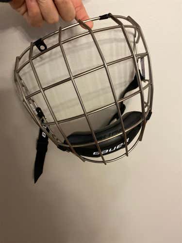 New Medium Re-Akt Cage