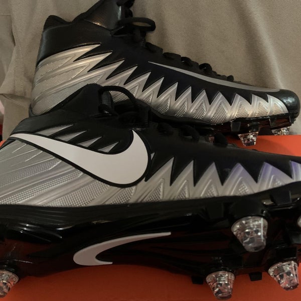 NEW Nike Mens Alpha Menace Varsity Mid D Football Cleats