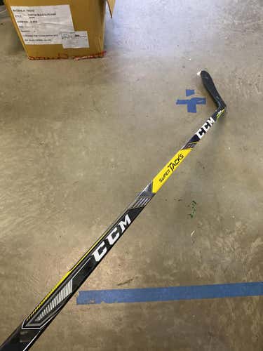 New CCM Super Tacks Left Handed - 65 Flex - 67” - Martel