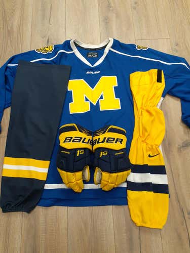 Bauer/Nike Michigan Package (Gloves/Practice Jersey/Socks)