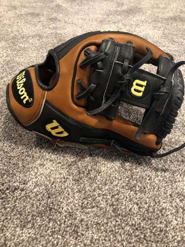 A2000 1786 Baseball Glove