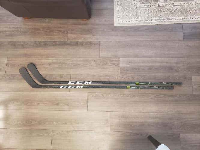 New CCM RibCor Trigger ASY Hockey Stick Righty Mid Senior Pro Stock - Landon Ferraro Curve