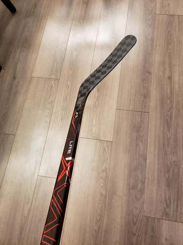 New Bauer Vapor 1X Lite Hockey Stick Righty Mid Senior Pro Stock