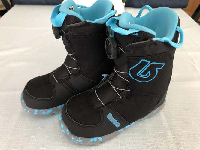 Kid's 2 Burton Snowboard Boots Medium Flex