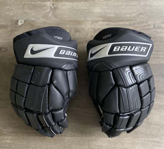 Bauer Vapor XXV Gloves Senior Size 14"