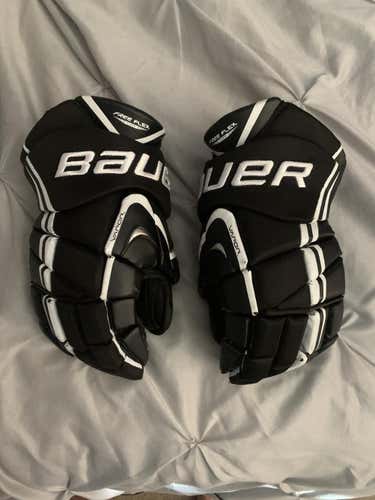 Bauer Vapor APX Gloves Senior 15” Black & White