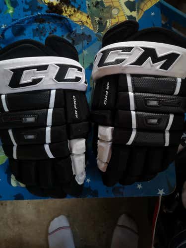 CCM Tacks 4 Roll Gloves Senior