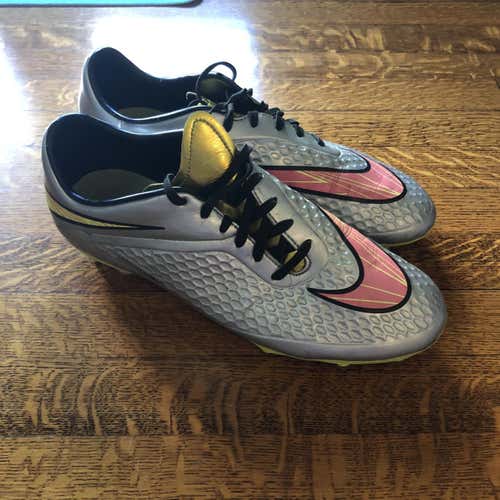 Men's 9.5 Nike Hypervenom Phatal NJR FG Cleats