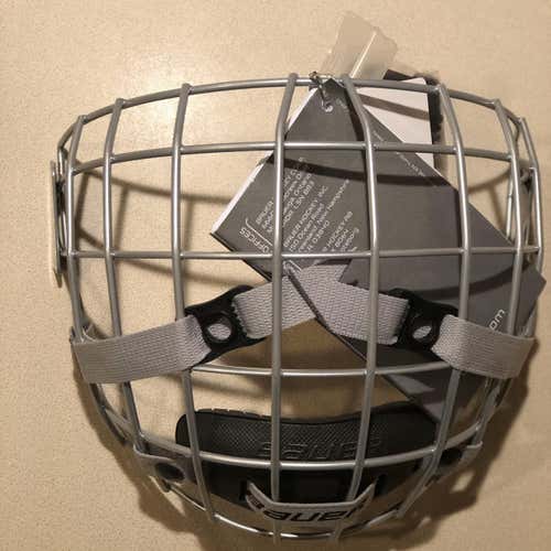 New Bauer Medium FM5100 True Vision II  Sr Facemask Cage
