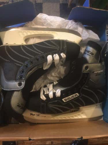 New Supreme Hockey Skates Senior  Size 8