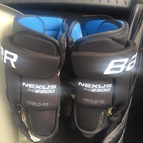 Black  Nexus N2900 Gloves Senior