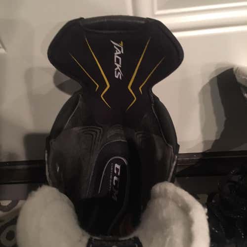 New Tacks Hockey Skates Senior Pro Stock Size 9.5