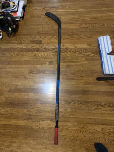 Nexus 2N Hockey Stick Mid Senior