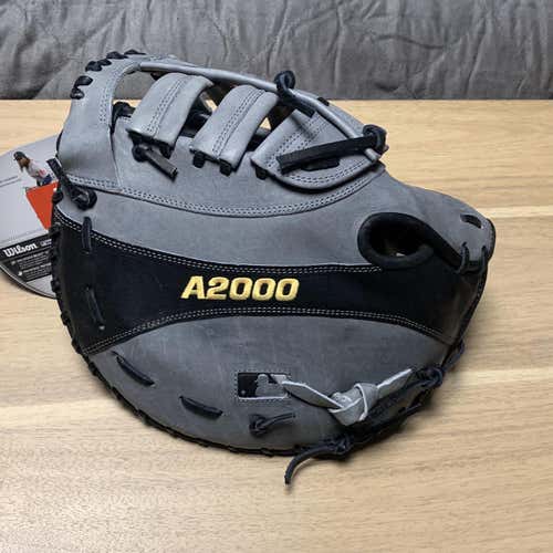 New Wilson A2000 12” First Base Mitt
