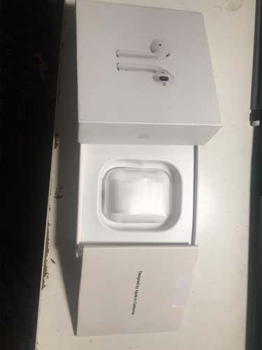 Apple Airpods 2 Earbuds