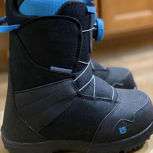 Kid's 4.0 (Women's 5.0) Burton Snowboard Boots Soft Flex
