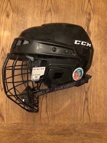 Small CCM FM06 hockey Helmet Black