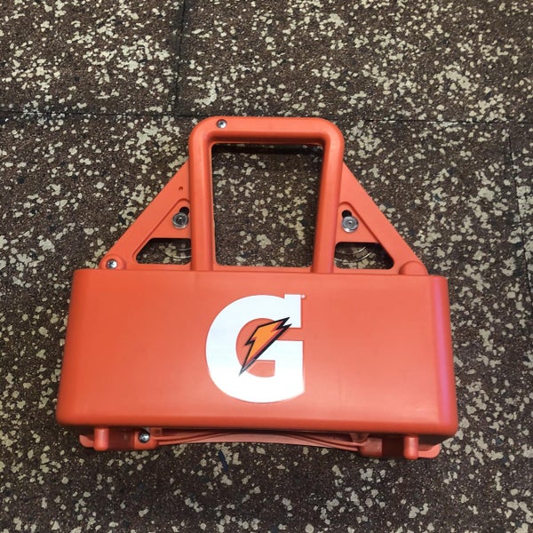 Gatorade 3 Water Bottle Holder / Carrier With Suction Cups