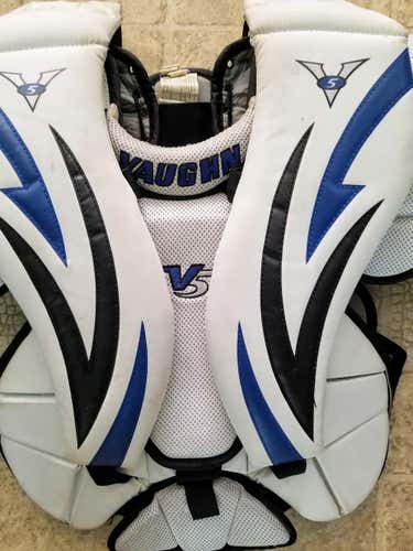Medium/Large Vaughn Goalie Chest Protector Junior