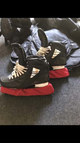 2 Piece Hockey Goalie Skates Senior Pro Stock Size 8.5