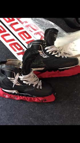 2 Piece Hockey Goalie Skates Senior Pro Stock Size 8.5