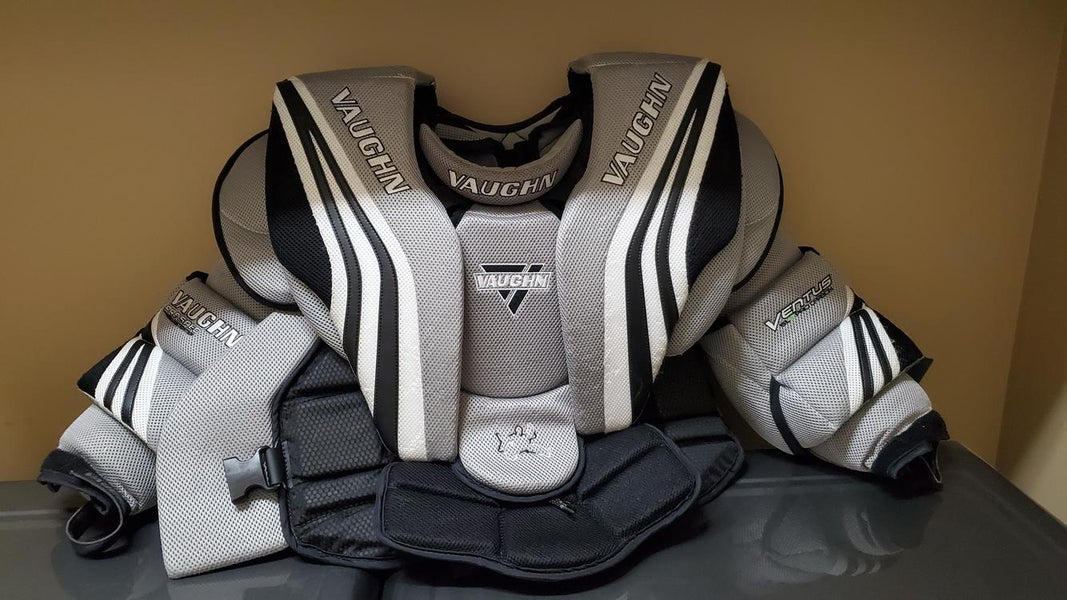 Gray Medium Vaughn Ventus SLR Pro Carbon Chest and Arm Protector Goalie Chest Protector Senior