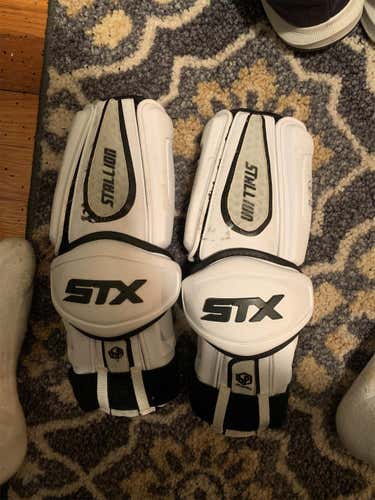 White  Large Stallion 500 Arm Pads