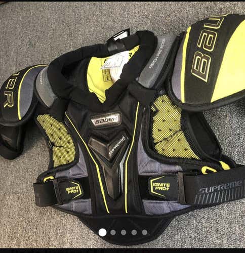 New Bauer Ignite Pro + Shoulder Pads Junior SM