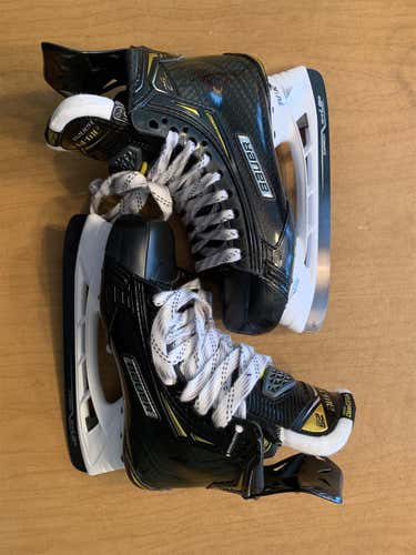 New Supreme 2S Pro Hockey Skates Senior Pro Stock Size 5.5