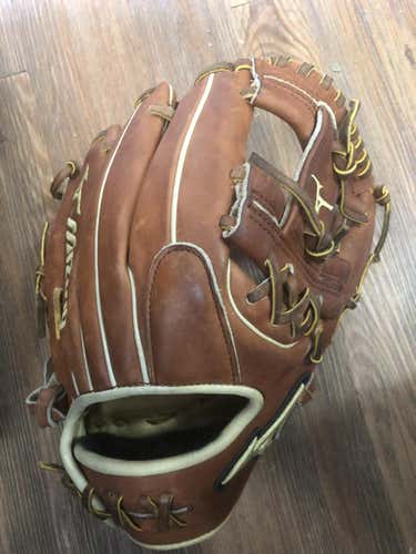 Mizuno 11.5” Pro Select Infielders Glove