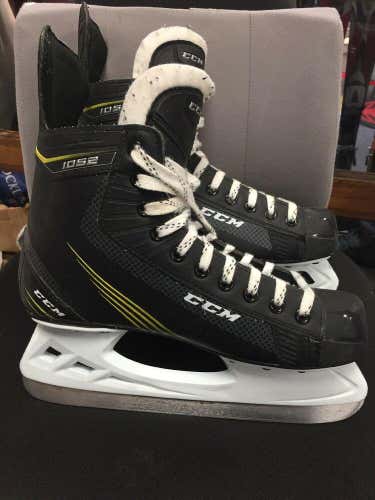Senior Adult Size 9 CCM 1052 Ice Hockey Skates