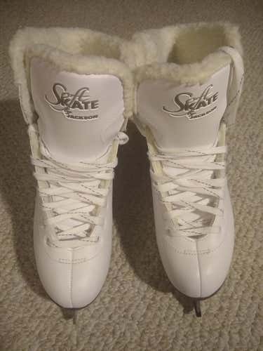 White New Jackson Soft Skate Figure Skates Size 8