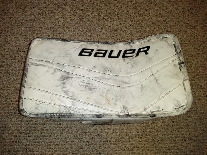 White Bauer Regular Reactor 9000 Goalie Gloves & Blockers Senior