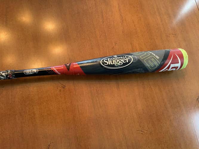 Black 2017 Louisville Slugger Prime 916 Bat