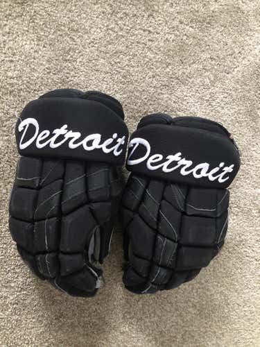 Custom Warrior Covert DT2 Pro Stock Gloves