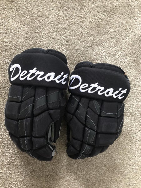 Custom Warrior Covert DT2 Pro Stock Gloves