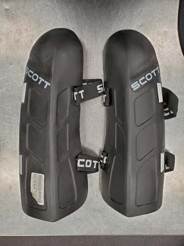 New Scott plastic shin guards Adult One Size