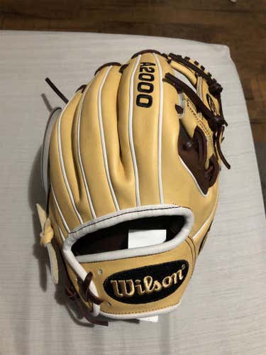 New A2000 Baseball Glove Adult