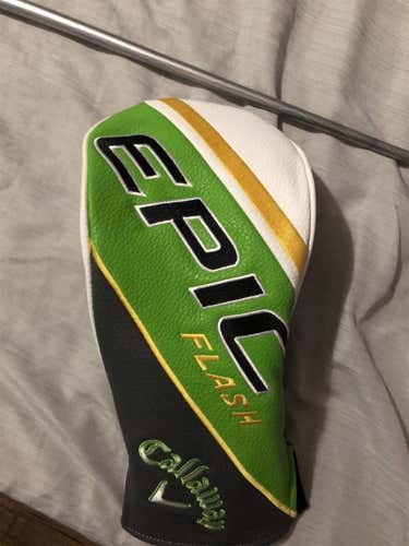Men's Right Handed Callaway Epic Flash Driver Regular Flex Loft 10.5