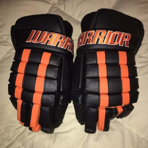 Black New Pro Series Gloves Senior Pro Stock