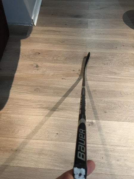 Like New Bauer Vapor 1X Lite Matthews P92 Youth 35 Flex Lie 5 LH Griptac