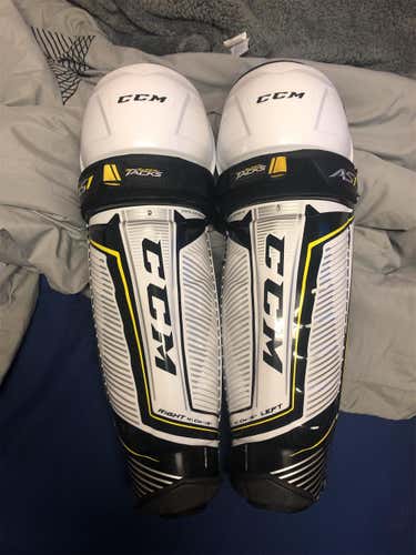 New CCM Shin Pads Senior
