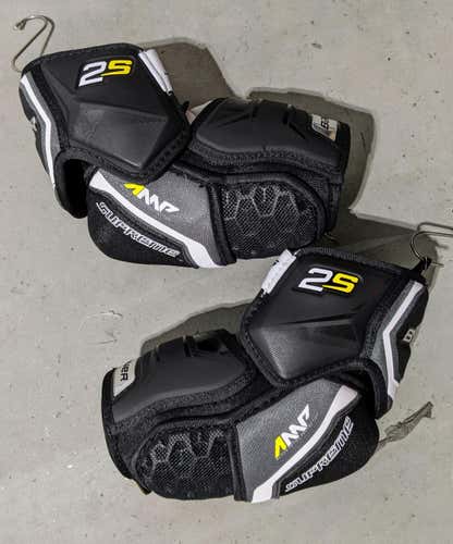 New Medium Bauer Supreme Elbow Pads Senior