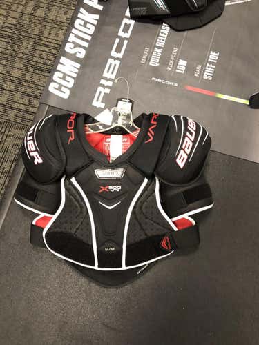 New Medium Bauer Vapor X800 Lite Shoulder Pads Senior
