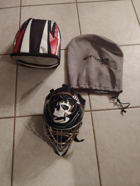 Black Vaughn VM7700 Goalie Mask Senior size small