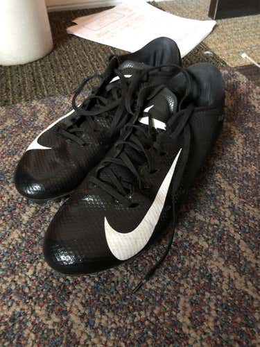 New 10 (Women's 11) Nike  Adult