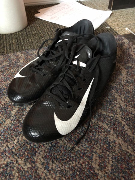 New 10 (Women's 11) Nike Adult