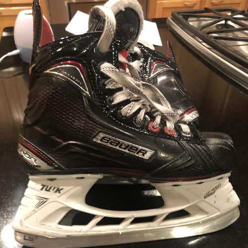 Vapor X Velocity Hockey Skates Youth Size 2